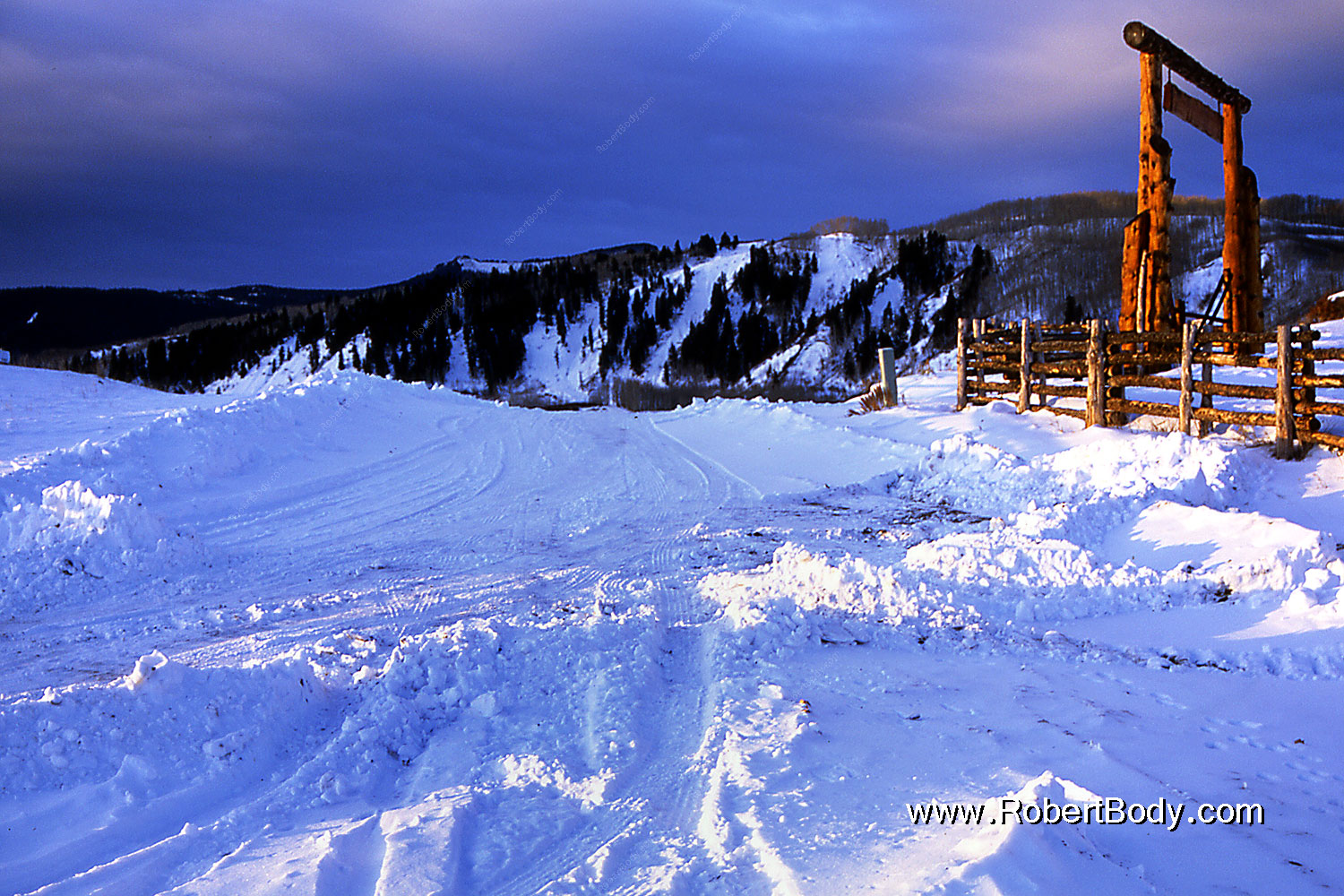 2000-12-phx-tor-gunn-gate