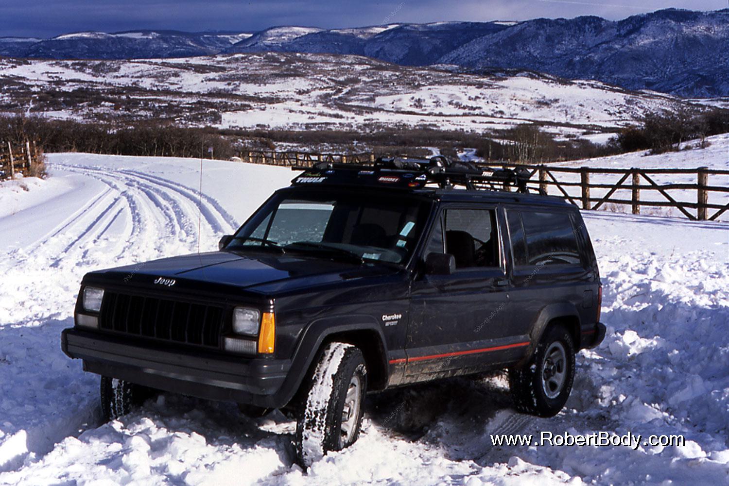 2000-12-phx-tor-gunn-jeep-snow