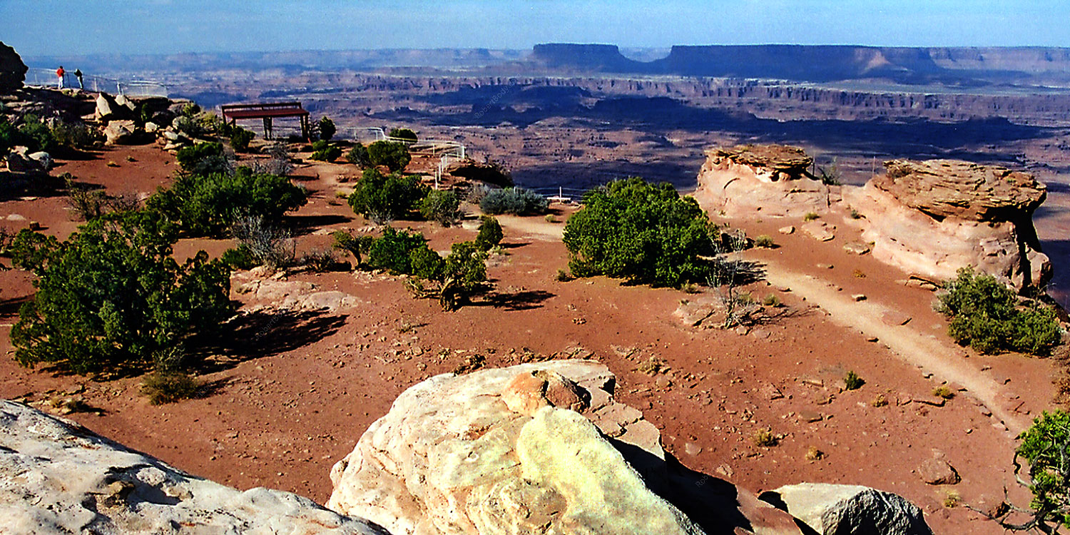 2001-11-canyon-by-moab-w