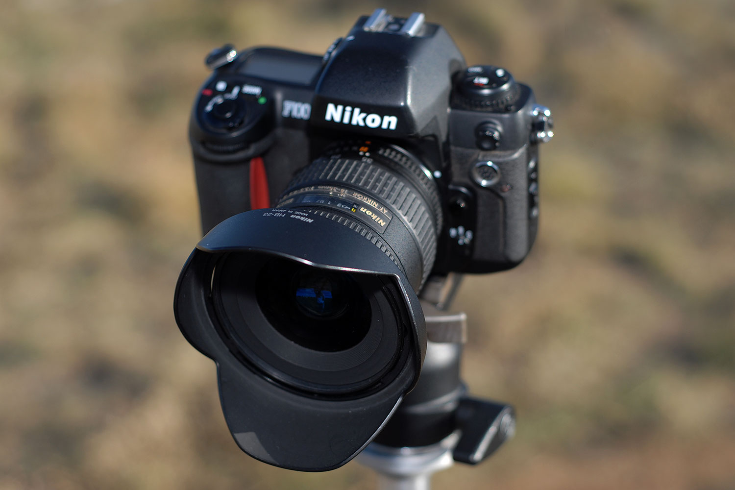 2006-10-29-nikonf100-02