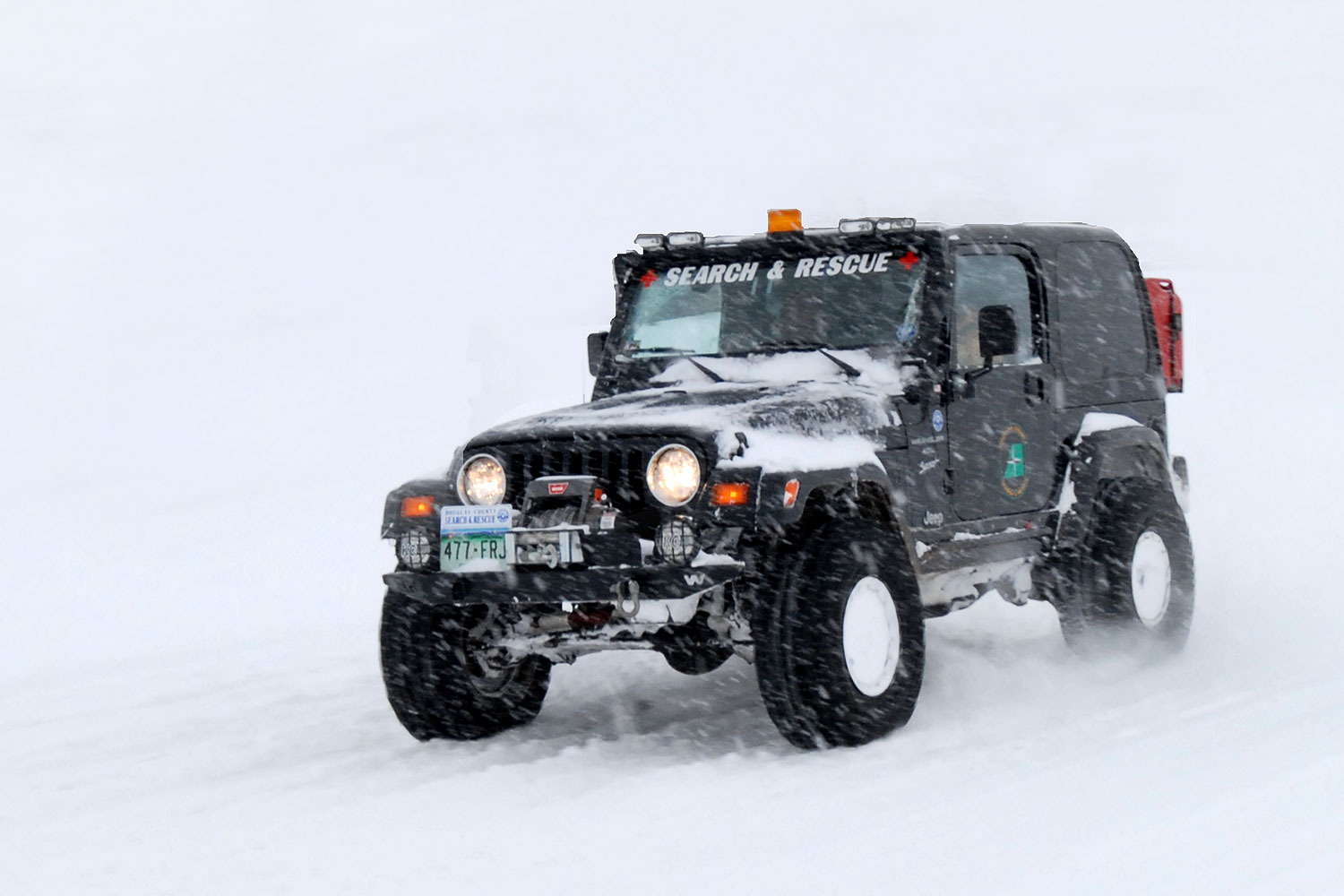 2006-12-21-lone-jeep-rescu2