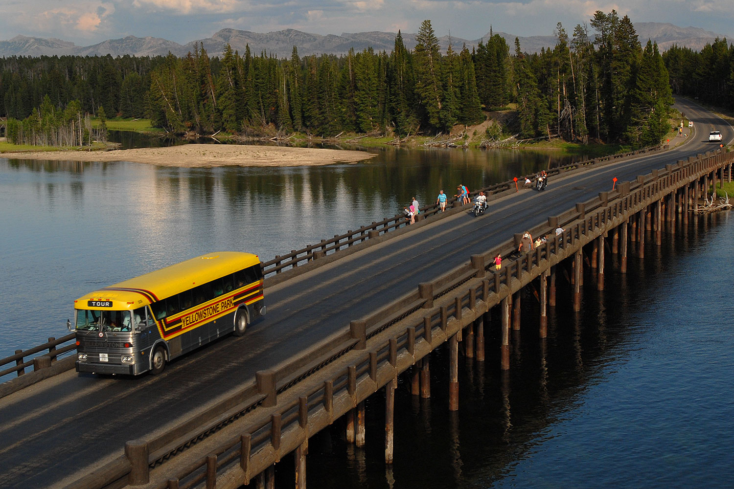 2007-07-28-y-fish-bridge03