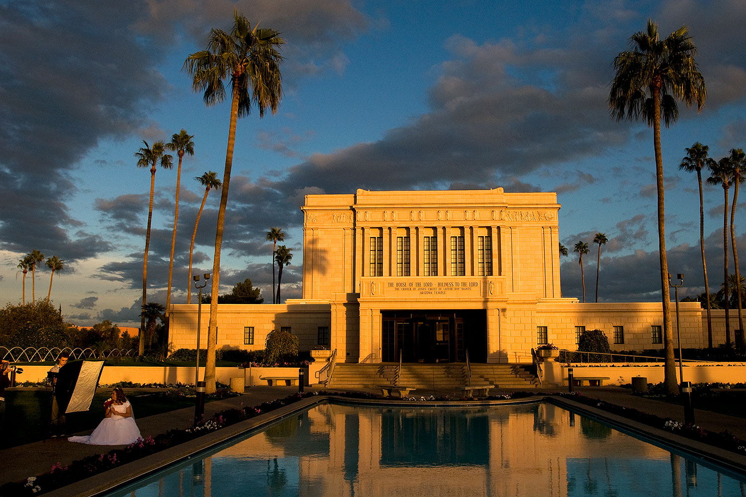 2008-12-23-mesa-temple-bride-66346