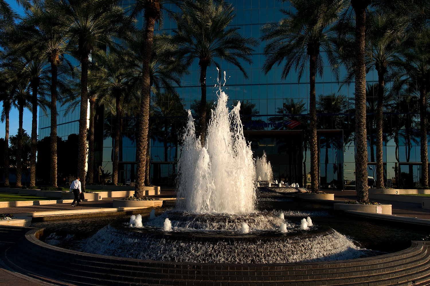 2009-01-06-mesa-fountains-72712