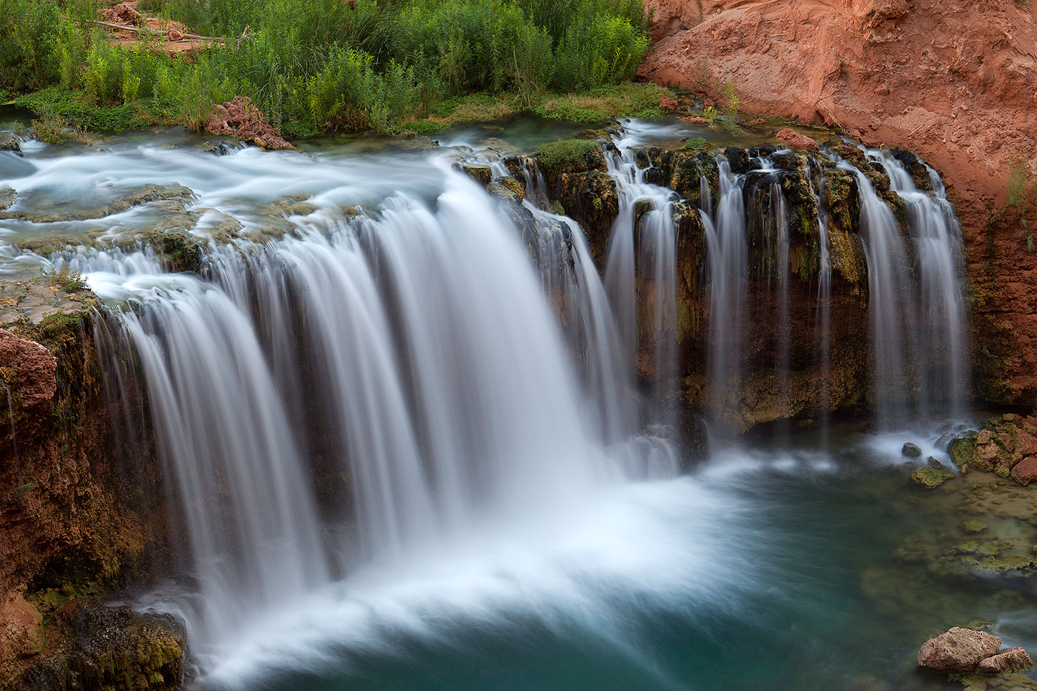 2010-06-20-havasu-rock-7033