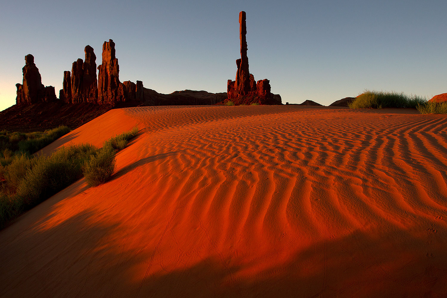 2010-09-03-monvalley-sunri-sand-29541