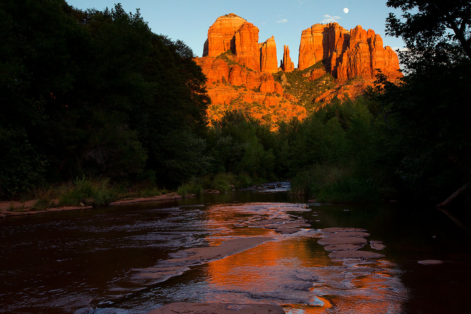 2011-08-10-sedona-cathedral-90227