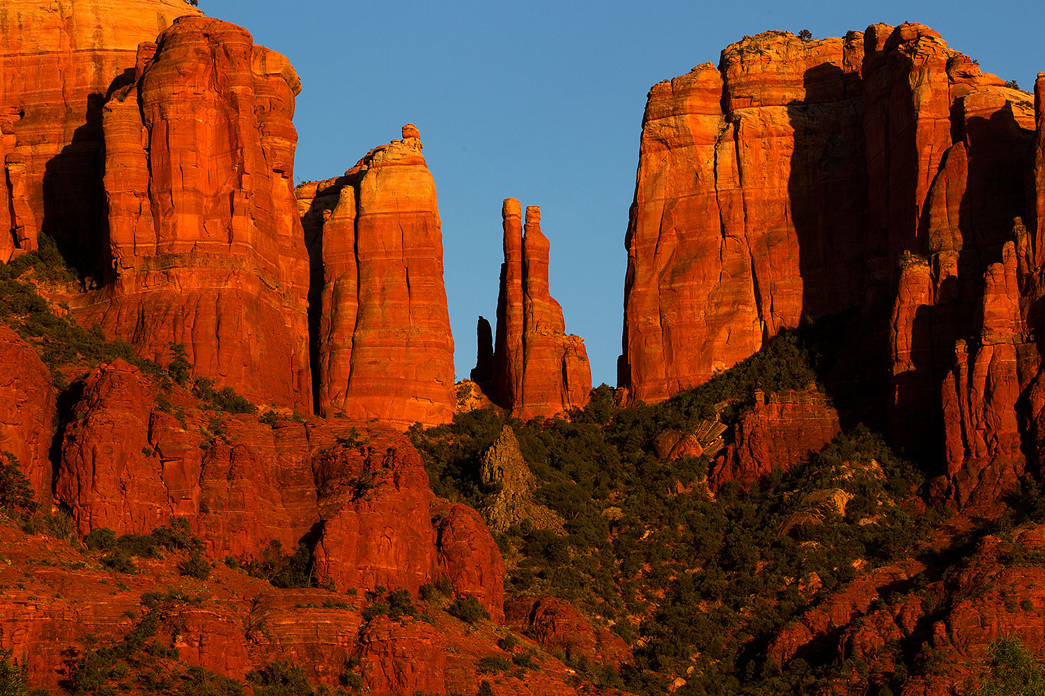2011-08-22-sedona-cathedral-90679