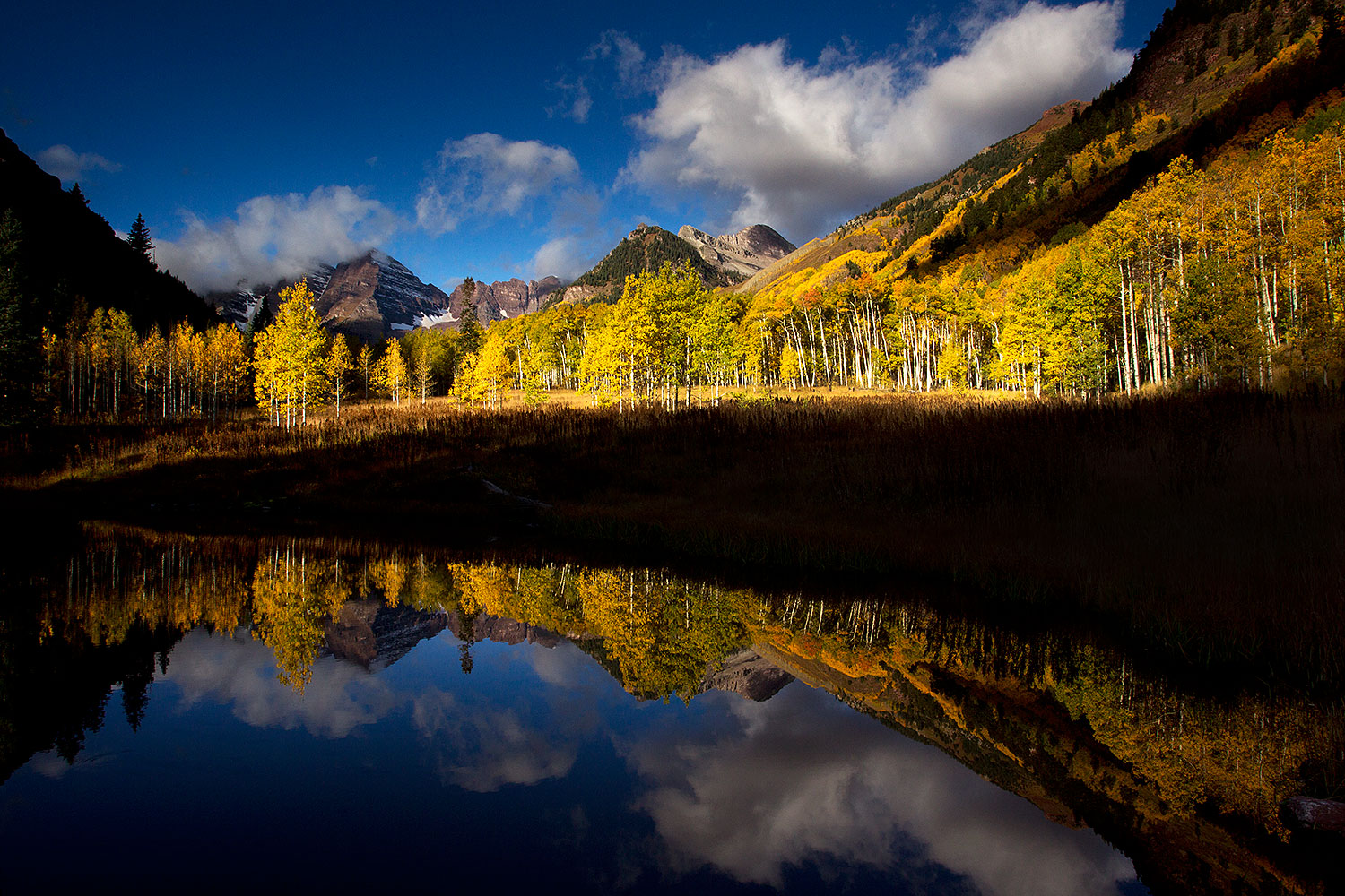 2011-10-04-maroon-pond-104320