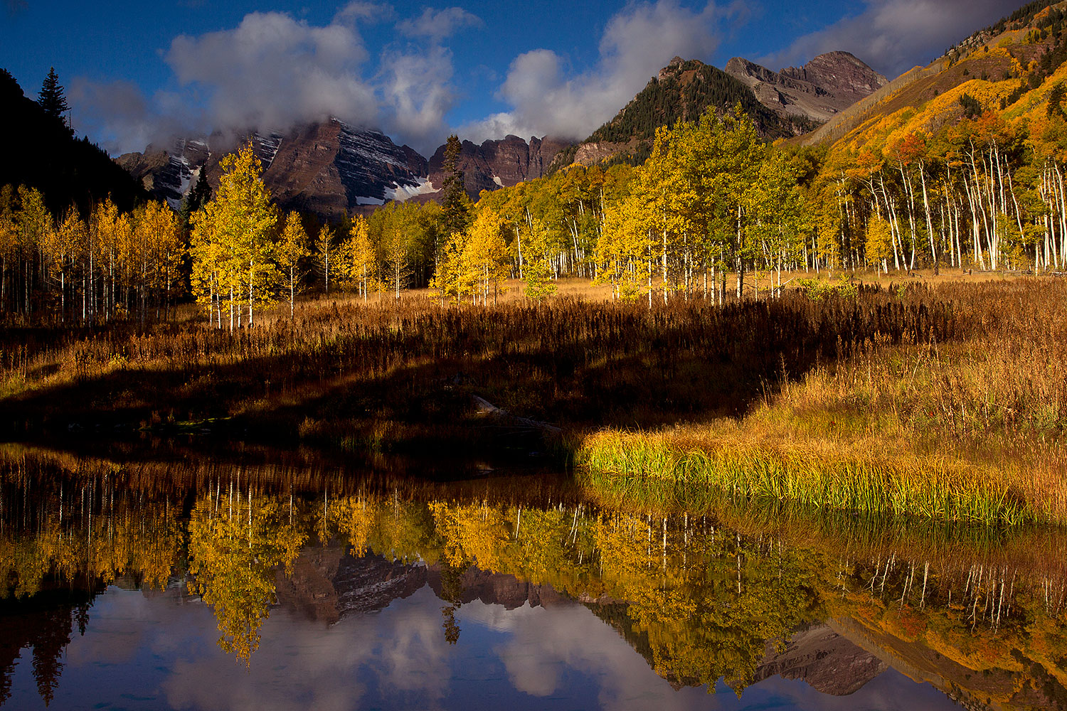 2011-10-04-maroon-pond-104333