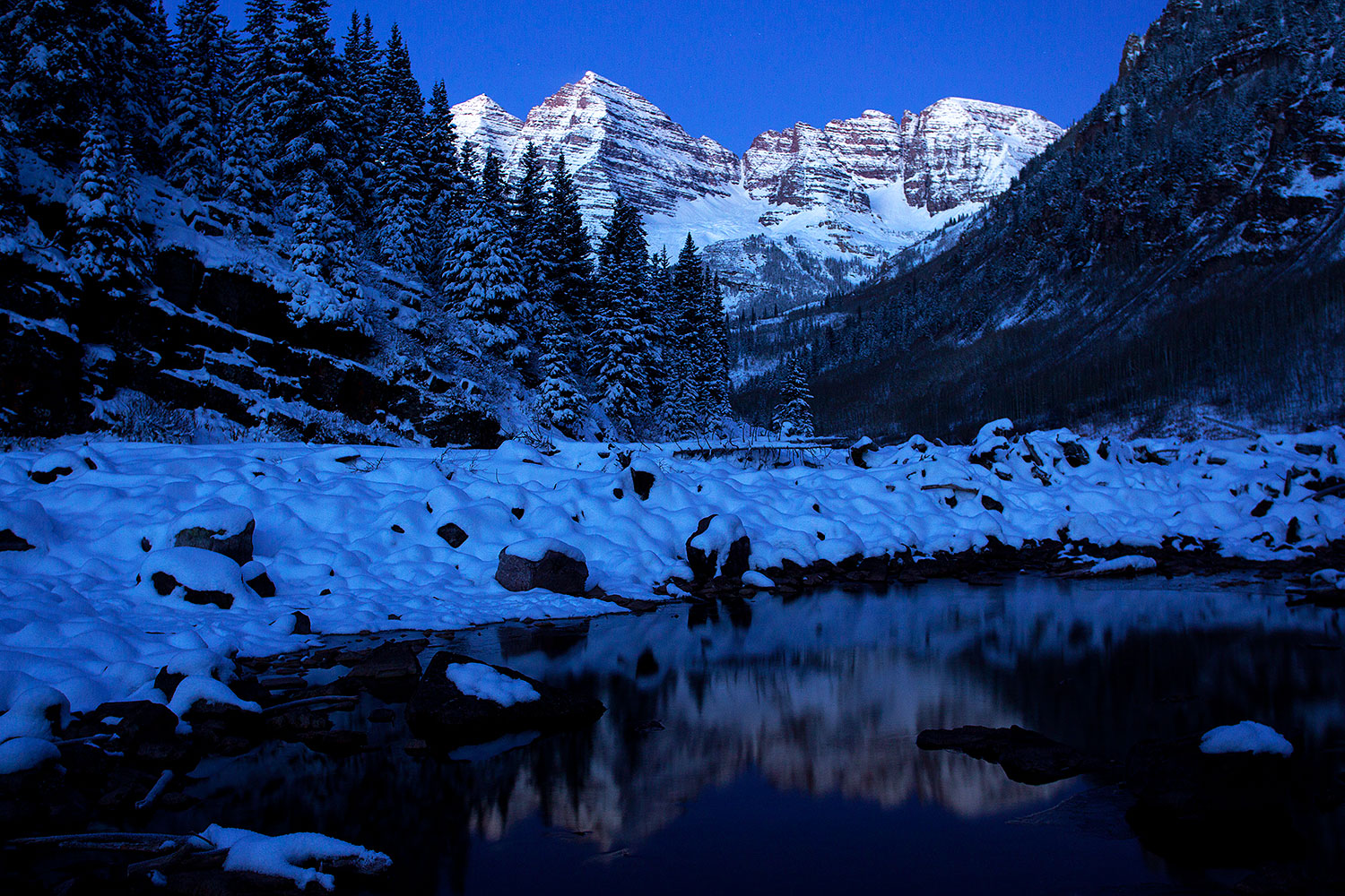 2011-10-28-maroon-sunrise-snowy-109862