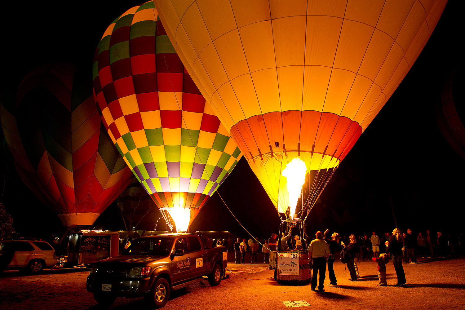 2012-01-19-havasu-balloons-glow-141589