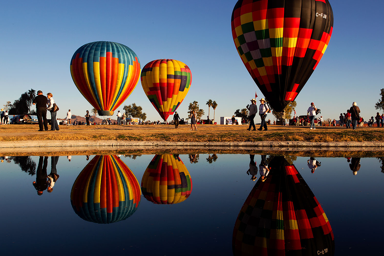 2012-01-19-havasu-balloons-refl-141315