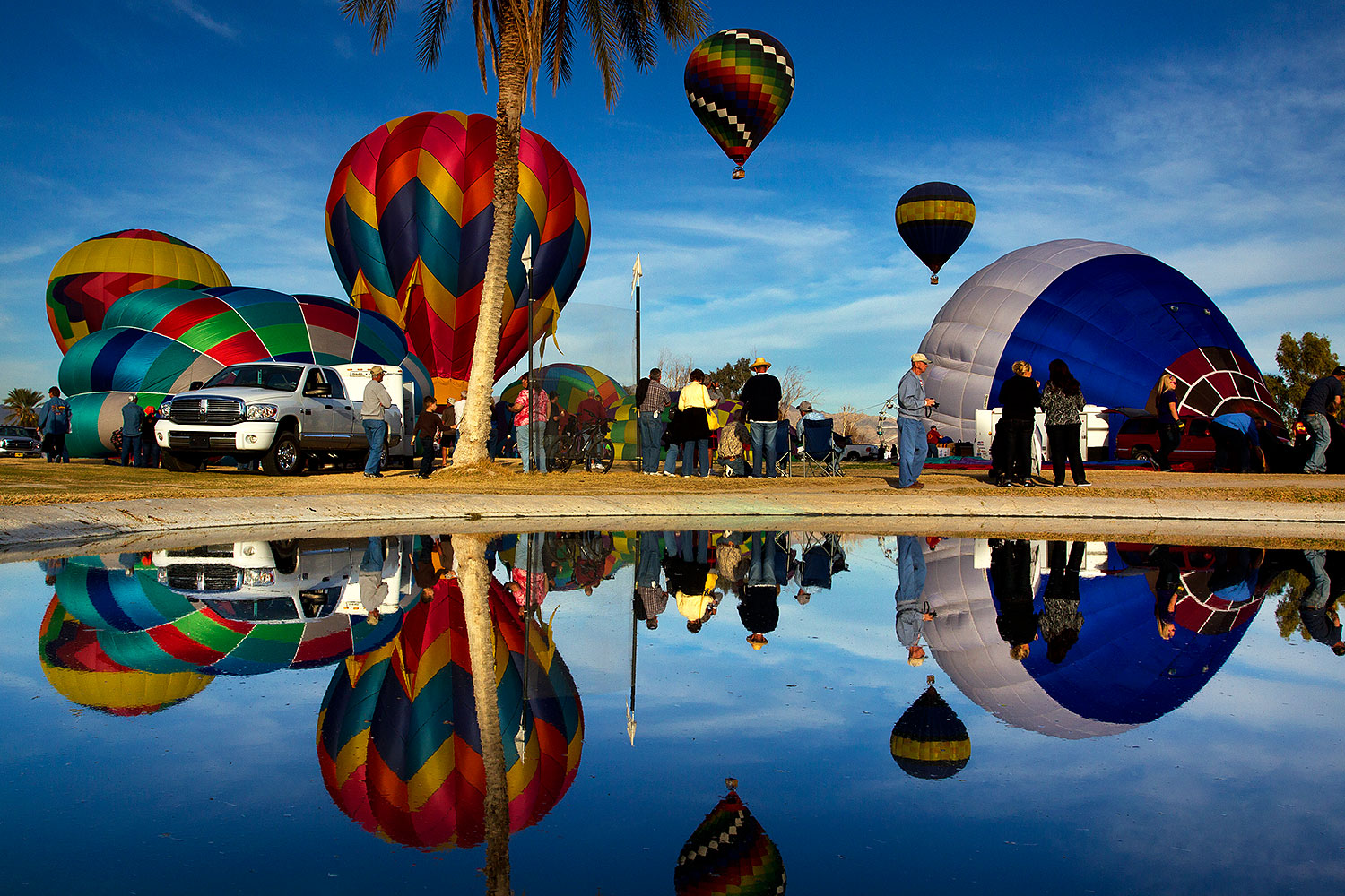 2012-01-20-havasu-balloons-refl-142895
