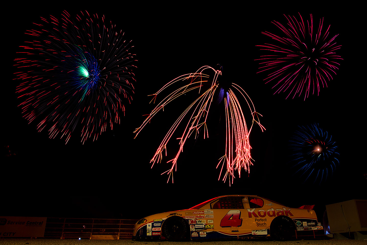 2012-02-19-havasu-fwrk-52-72-60-146204