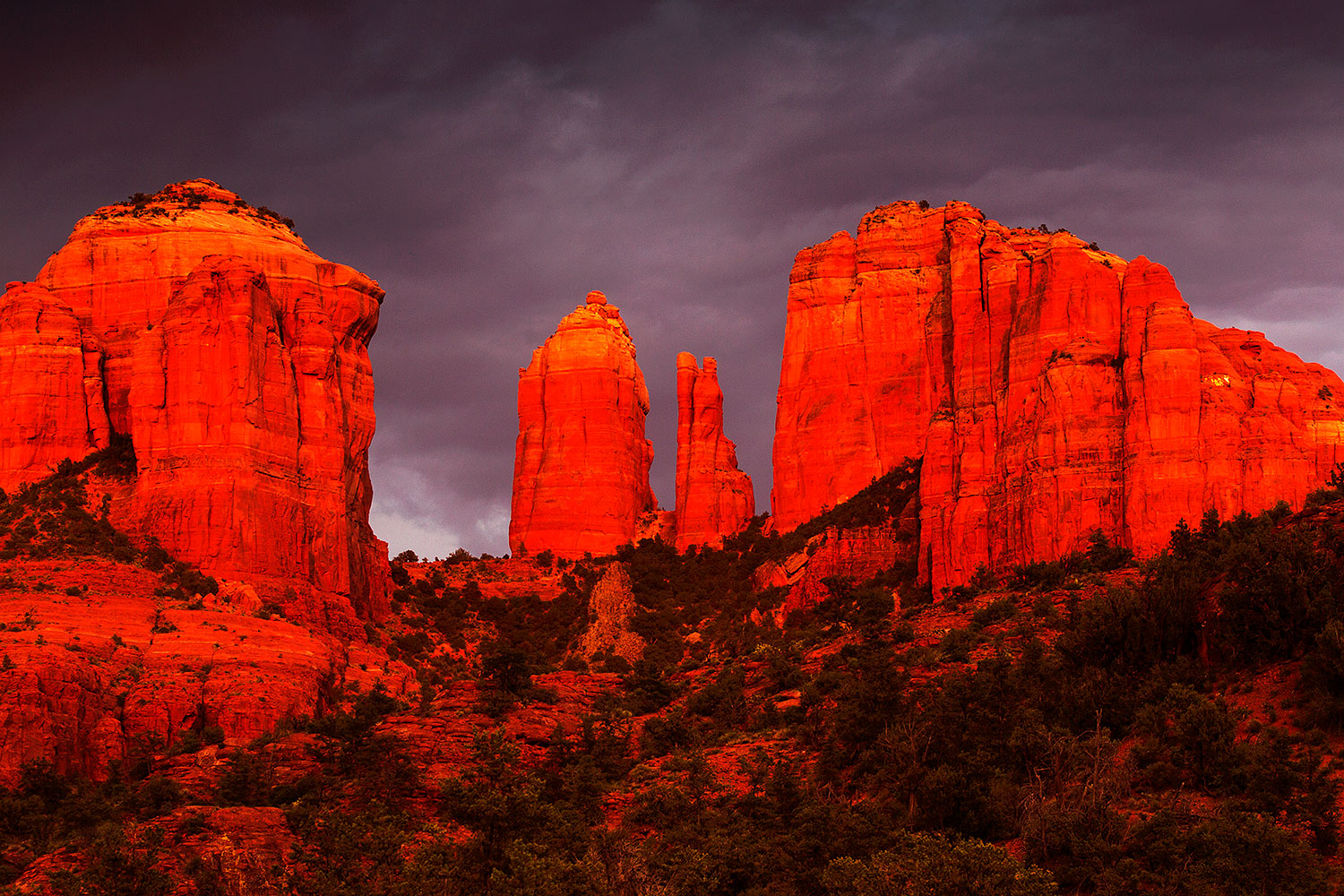 2012-05-08-sedona-cathed-bottom-162797