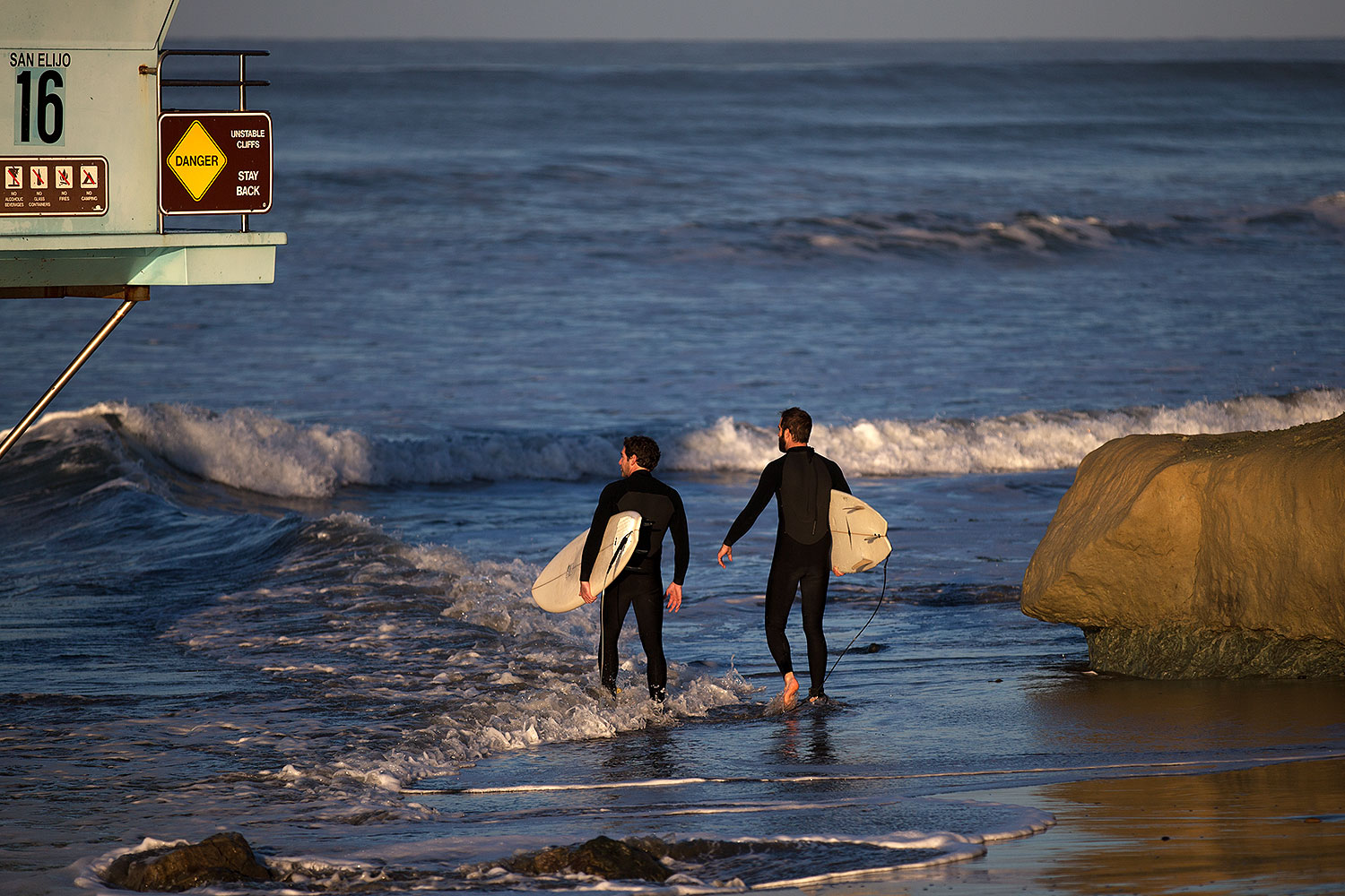 2012-12-30-ca-cardiff-surfers-13770