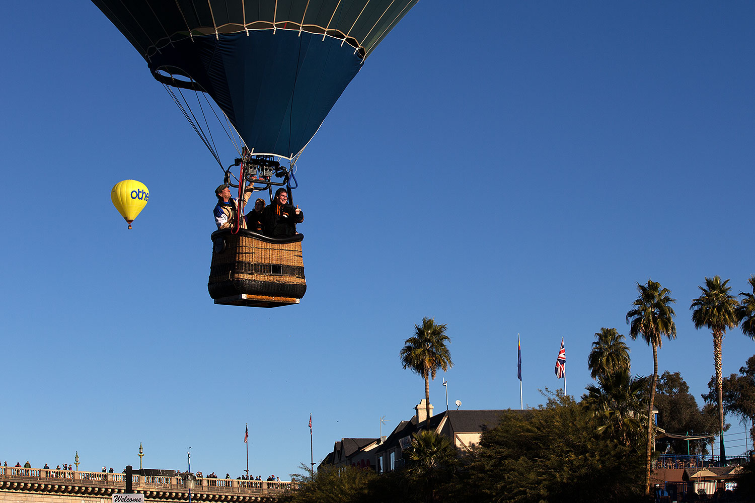 2013-01-20-havasu-balloons-21574