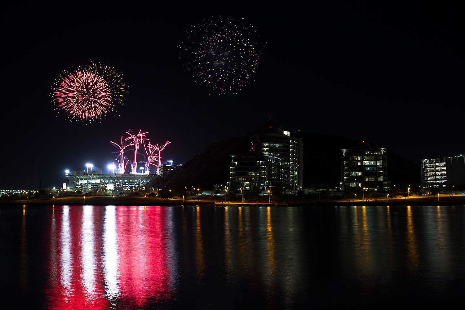 2013-10-12-tempe-fireworks-1d4_0097