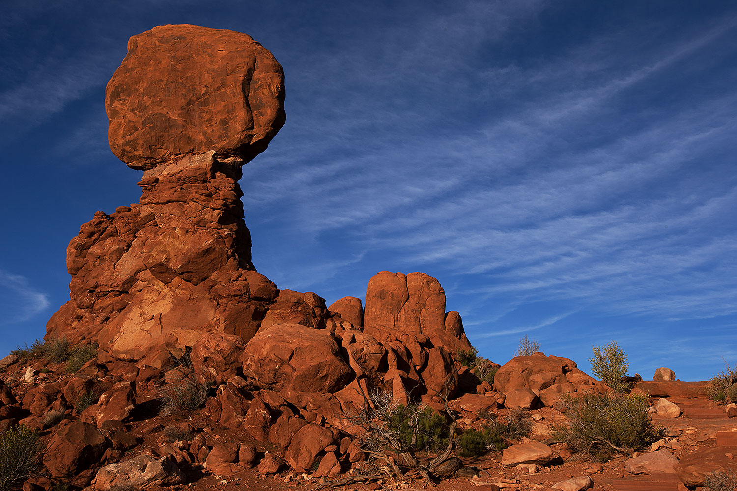 2013-11-02-balanced-rock-1dx_5025