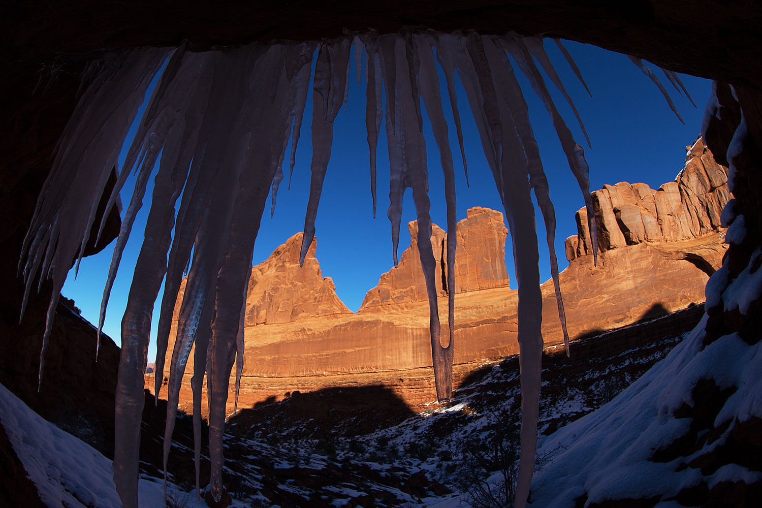 2013-12-24-arches-park-ice-1dx_8510