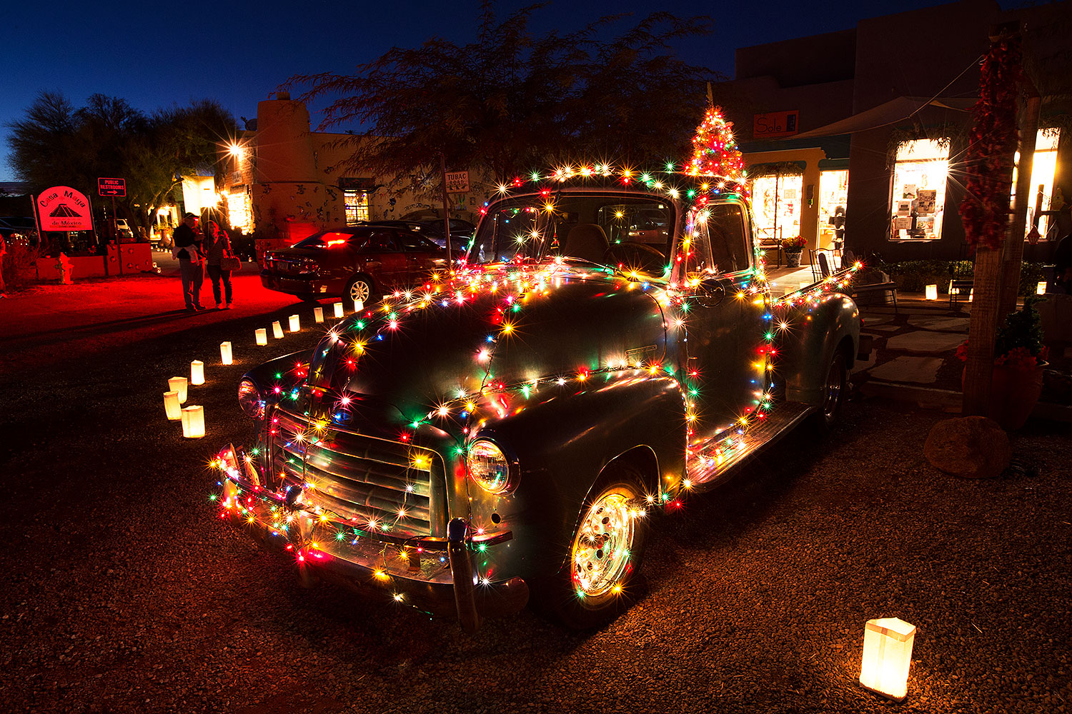 2014-12-06-tubac-lights-1dx_7200