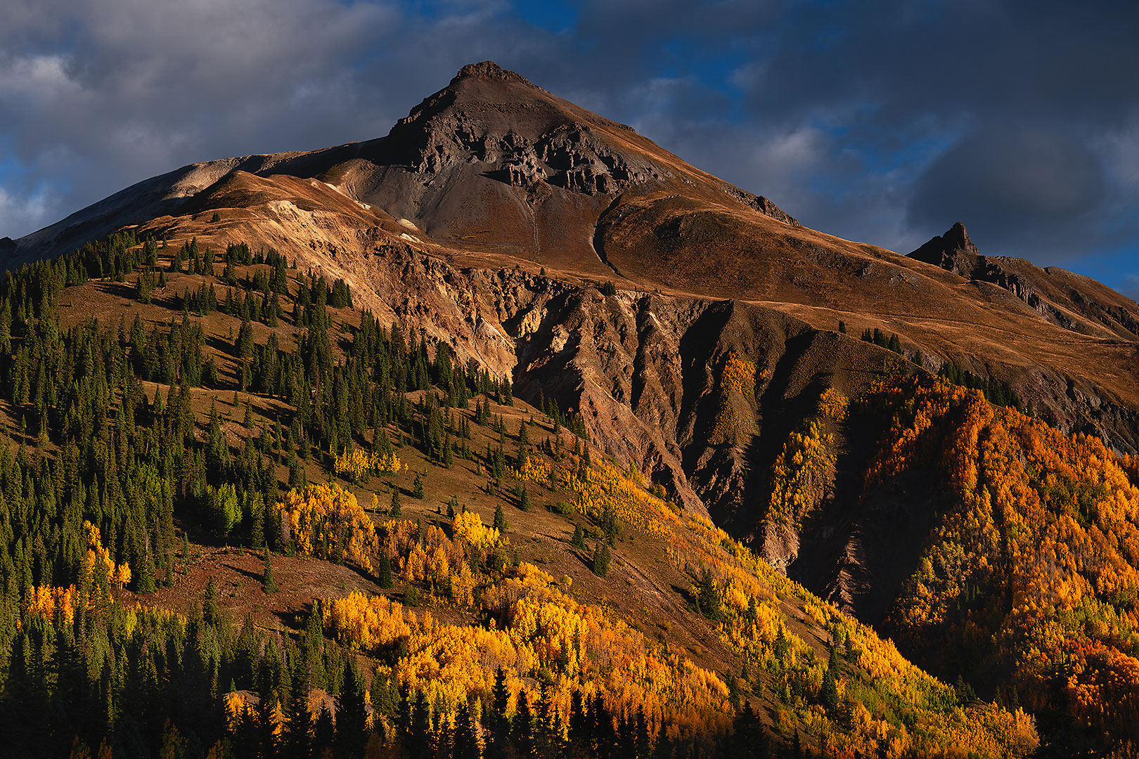 2022-09-30-red-mountain-yellow-a7r3_0976